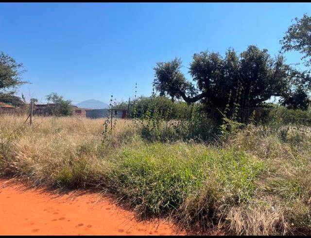 LAND FOR SALE IN LEBOWAKGOMO ZONE A